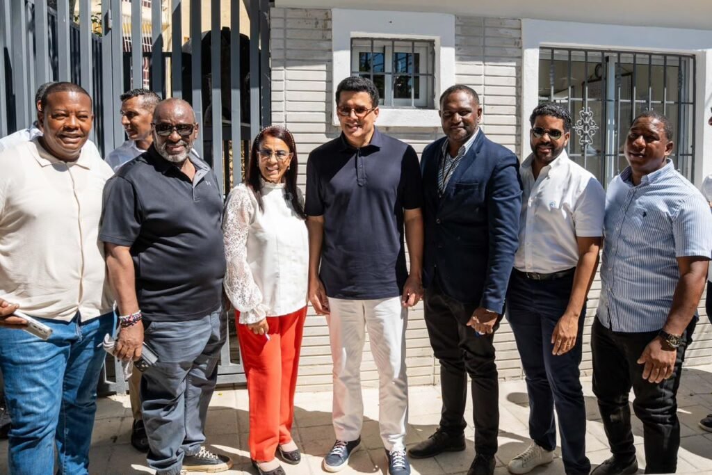 David Collado entrega tres parques y una iglesia remozada en Boca Chica con inversión superior a RD$76 millones