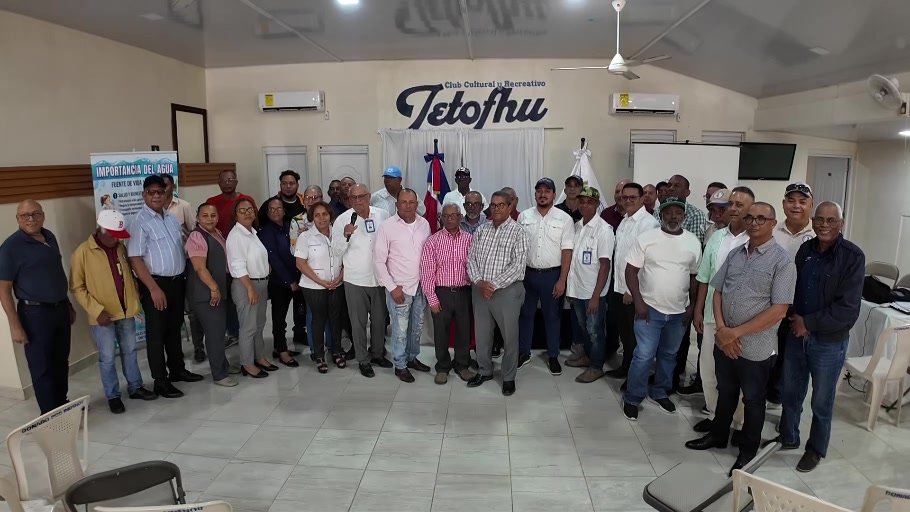 Participantes en el lanzamiento del proyecto en el Club Cultural Jetofhu.